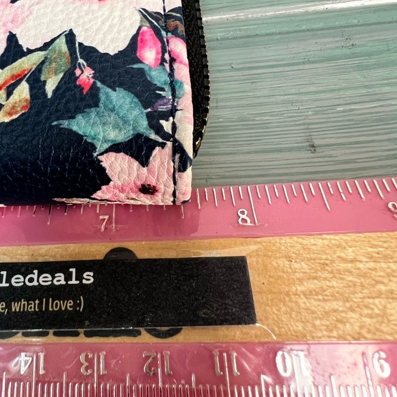 Betsey Johnson Cute Floral Wallet Wristlet NWOT - Picture 7 of 8